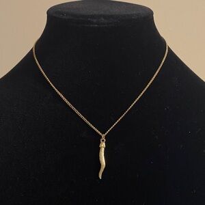 Vintage Gold Tone Horn Pendant Necklace